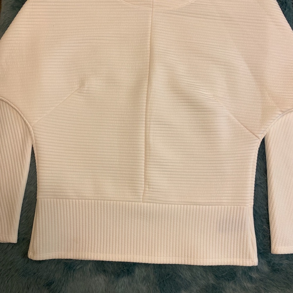 Pullover sweater